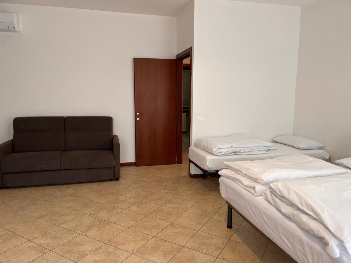 Sebino 11 Apartment Peschiera del Garda Exterior photo